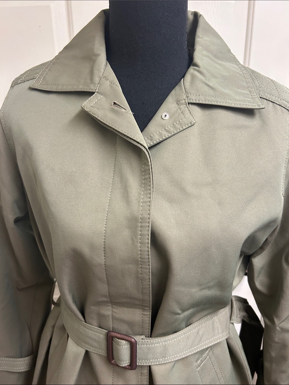 Blancheur Olive Green Trench Coat with Belt and pockets and detachable liner - Picture 2 of 11